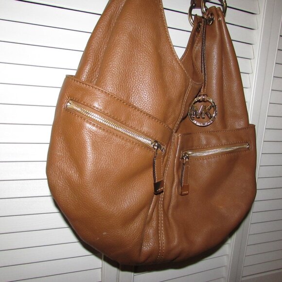 Michael Kors Layton Brown Leather Hobo Shoulder Bag - Picture 2 of 9